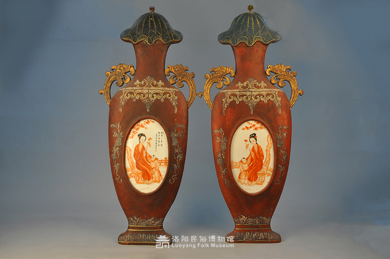 描金嵌瓷画花瓶形木挂屏