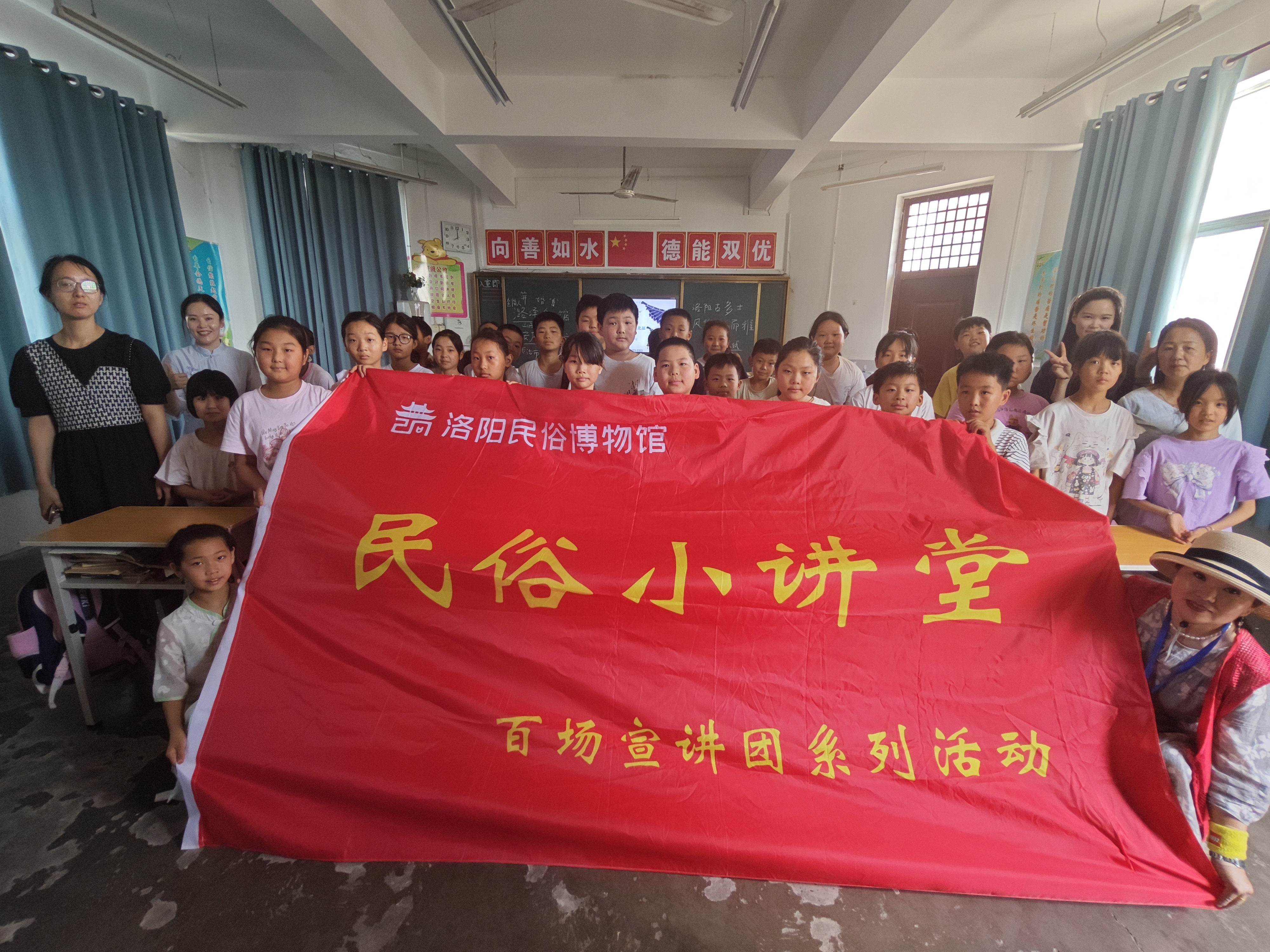合影.jpg